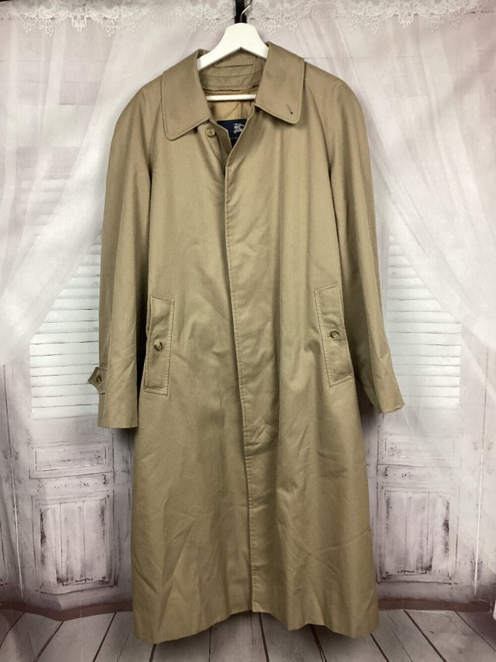 Burberry Men’s Beige Tan Trench Coat 36R
